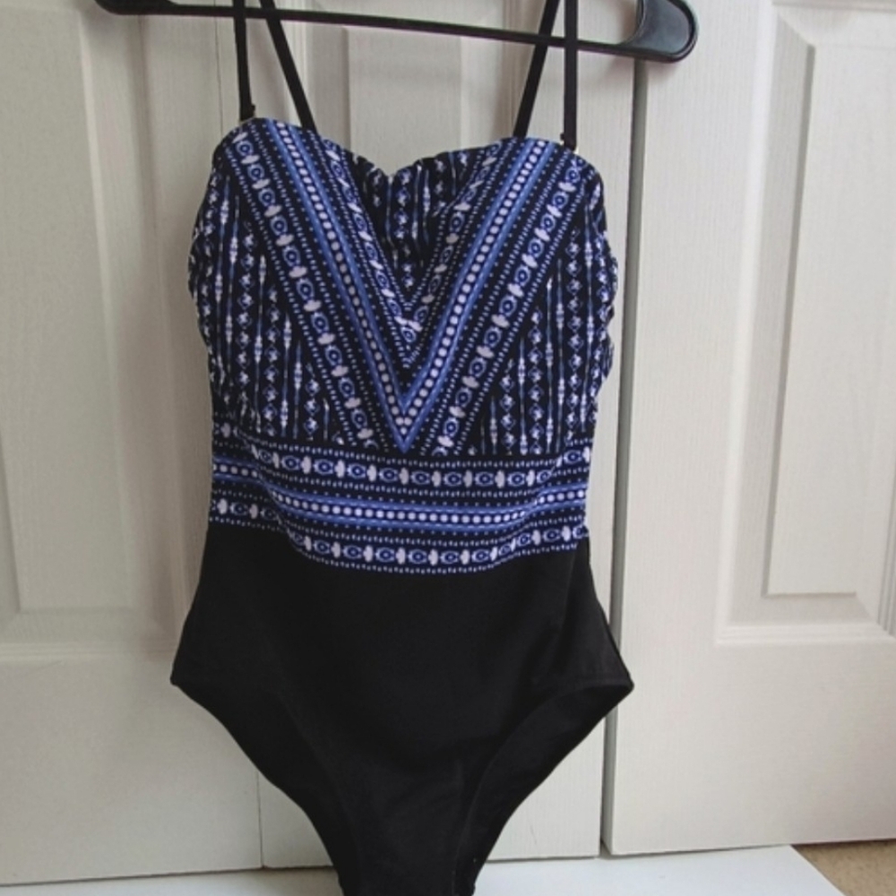 Lands End Sz 8 Black Printed Tummy Control One Piece Swimsuit Vacation Beach